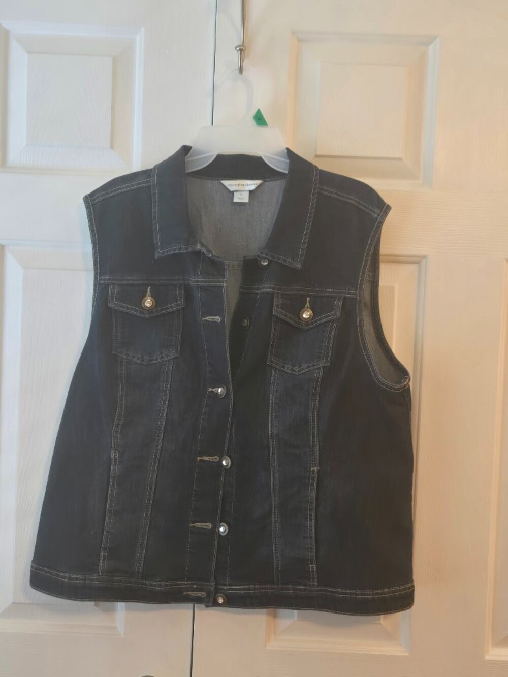 WOMAN'S SIZE XL CHRISTOPHER BANKS DARK WASH BLUE DENIM VEST-NEW